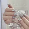 Decoraciones de Flor de Aleación para Uñas Hot-Selling Doble Capa con Borde Dorado Tridimensional Camelia Blanca de Primavera Pedrería para Uñas Accesorios DIY