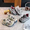 Zapatos para niños 2026 otoño nuevos zapatos casuales de moda para niños niños antideslizantes ligeros deportivos para correr para niños mayores