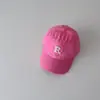 Série Rosa Popular Coreana Chapéus Infantis Primavera e Verão Boné de Baseball de Bebê com Letra P Proteção Solar para Meninas