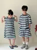 Conjunto de Roupa Infantil 2026 Verão Estilo Coreano Listrado Manga Curta Shorts Conjunto de Duas Peças para Meninos e Meninas Versátil Roupas para Irmãos