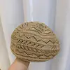 Boné Forward Estruturado Respirável com Recortes da Moda para Mulheres, Estilo Fino para Primavera e Verão, Moderno e Versátil, Chapéu de Artista Trançado para Afinar o Rosto