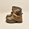 Botas Femininas Retro de Salto Alto com Solado Grosso Outono Nova Chegada Mais Vendido Botas Curtas Amassadas Botas para Perna de Calça Mallard Botas de Equitação