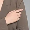 Anillo de Acero de Titanio con Forma de Corazón Lleno de Diamantes de Estilo Europeo y Americano de Moda para Mujer, Único y Elegante, Joyería de Anillo de Cola de Lujo Ligero