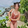 Nuevo traje de baño sexy a rayas para mujer, sencillo, retro, que cubre el vientre, adelgazante, sin espalda, ideal para vacaciones de alto nivel en aguas termales.