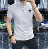 Polo de manga corta transpirable con solapa y cuello alto para hombre, estilo de verano 2025, con logotipo distintivo, de alta gama, con perforación en caliente, tendencia empresarial de media manga.