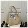 Bolsas Populares de Outono e Inverno para Mulheres Bolsa Feminina Grande Capacidade com Estampa de Leopardo Retrô Nova Moda 2025 Bolsa de Ombro/Axila para o Dia a Dia