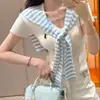 Chal Rayado Bordado Tejido de Seda de Hielo Conjunto de Dos Piezas en Capas 2026 Verano Nuevo Top con Cuello en V para Mujer para Usar Afuera