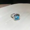"Esplendor Radiante" Aretes de Zirconia Cúbica Azul Lago de Aguas Profundas, Aretes Estilo Palacio con un Toque de Lujo Ligero y Gama Alta