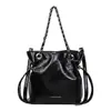 Bolso Cubo de Cadena de Moda Nuevo 2025 para Mujer, Bolso Versátil de Hombro y Cruzado, Bolso de Cuero Aceitado con Diseño de Nicho