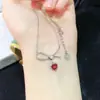 Collar de Plata de Ley S925 Nudo de Cinta Corazón de Granate Natural Diseño Inteligente Cadena para Clavícula de Niña Nuevo Estilo 2025