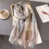 Novo Cachecol Xadrez Quente Simples de Imitação de Caxemira Unissex Moda Outono e Inverno Cachecol Versátil com Franjas