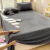 Lençol de Cama Leite Felpudo e Espesso Peça Única Inverno Cor Sólida Capa de Edredom Colchão de Fleece Coral para Dormitório Fronha Única Novo Estilo 2026
