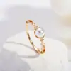Anillo de Luz Chapado en Cobre Oro Real Incrustaciones de Circonita Anillo de Dedo de Lujo Sensación de Gama Alta Joyería para Mano Versátil Envío Directo de Fábrica al por Mayor Disponible