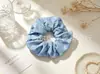 Scrunchies de Tela Estilo Vintage al por Mayor, Cintas para el Cabello Coreanas con Bordado Floral a Cuadros, Suministro para Tiendas de Accesorios, Directo de Fábrica