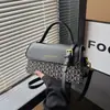 Bolso Texturizado Estilo Occidental 2026 para Mujer, Nuevo Bolso de Hombro de Moda Primavera para Viajar, Bolso Cuadrado Pequeño Cruzado con Estampado Vintage