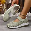 Zapatos perforados de talla grande de comercio exterior, nuevo modelo de verano 2026, ligeros, huecos, deportivos, transpirables, con velcro, zapatos de cuña