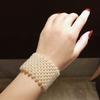 Coreia do Sul Ins Design de Nicho Pérola Elástico Pulseira Larga Elegante Elegante Estilo Frio Celebridade da Internet Pulseira de Personalidade