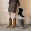Botas Elegantes Simples Pretas de 5,5 cm na Panturrilha Nova Coleção Outono e Inverno 2026 Bico Fino Salto Agulha Botas Chelsea Botas da Moda para Mulheres