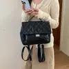 Bolso de Doble Hombro Pequeño Estilo Chanel con Patrón de Diamantes para Mujer 2026 Nuevo Mochila de Viaje Grande de Alta Gama Mochila Escolar para Estudiantes