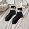 Calcetines de punto de media pantorrilla estilo coreano 2026 con bordado de oso para mujer, calcetines casuales ligeros de algodón a rayas versátiles para primavera y verano