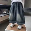 Roupas de Outono para Meninos Calça Jeans Estilo Coreano Solta 2026 Nova Moda Casual de Primavera e Outono Calça Comprida para Meninos Pequenos