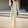 Nuevo Vestido de Punto con Solapa de Terciopelo Andy Otoño/Invierno 2026 Manga Corta para Mujer Color Sólido Costilla Ajustado Slim Fit Midi