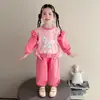 2026 Novo Conjunto Casual de Outono para Meninas Crianças Bebê Estiloso Desenho Animado Fofo Moletom Calça de Moletom Conjunto de Duas Peças Moderno