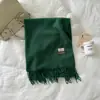 Bufanda de Cachemir Sintético para Mujer Otoño e Invierno Bufanda de Color Puro 2025 Otoño e Invierno Nueva Moda Bufanda Cálida de Longitud Media de Gama Alta
