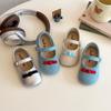 Sapatos de couro pequenos para meninas, primavera e outono 2025, sapatos de princesa com laço e boca rasa, sola macia, sapatos de feijão para bebês