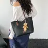 Bolso de mano de nicho estilo francés para mujer, nuevo bolso de moda 2026 para ir al trabajo con un toque de alta gama, versátil para el día a día, se puede llevar al hombro o cruzado