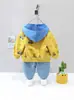 Ropa de punto para niños Traje de bebé Primavera y Otoño 2021 Ropa nueva para bebé Ropa para niños Estilo coreano Conjunto moderno de tres piezas de manga larga