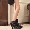 Botas Curtas de Salto Alto Bico Fino 2025 Outono Novas Europeias e Americanas Salto Agulha Nude Botas Slim Botas Curtas Retrô Marrom