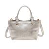 Bolso Plateado Pequeño de Verano Súper Popular para Mujer 2025 Nuevo Moderno a la Moda Versátil Bolso Bandolera Portátil de Alta Gama