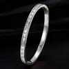 Pulsera de Acero Inoxidable para Mujeres y Niñas No Caídas Pulsera Gomasa de Acero de Titanio de Alta Calidad con Diamante Estilo Azul Ins