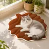 Cama para gato con forma de hoja marrón es cómoda, transpirable, resistente a la suciedad, lavable, suave, amigable con la piel, no atrae pelo y es resistente a rasgaduras y mordeduras