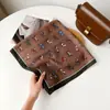 Colección de Pañuelos Cuadrados Pequeños Retro de 70 cm, Nuevo Pañuelo de Seda Otoño e Invierno, Bufanda para el Cuello con Patrón de Espiga, Protector de Cuello Multiusos, Pañuelo Vintage para Atar Bolsos