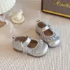 Ins zapatos de cuero pequeños retro franceses 2026 Primavera/Otoño Nuevo Estilo Versión Coreana Niñas Adorno de Encaje Suela Suave Zapatos de Princesa Modernos