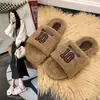 Ins otoño felpa plano tira única bordado aplique perezoso algodón pantuflas estilo coreano 2026 pantuflas de pelo 3D para mujer uso exterior