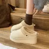 Botas de Neve Peludas com Solado Grosso Costas Semiabertas Roupa de Inverno Feminina Lançamento de Inverno Calçado Slip-on para Gestantes Algodão Espesso Quente