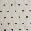 Camiseta blanca de manga corta con estampado de corazones en el hombro derecho para mujer, nueva colección verano 2025, corte ajustado, favorecedora, dulce y chic, estilo coreano.