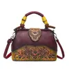 Bolsa Tote Estilo Europeu e Americano Couro Esculpido Estampado Bolsa de Ombro Feminina Texturizada Casual Estilo Nacional para o Trabalho Bolsa de Grande Capacidade para Mulheres