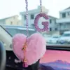 Coração de Pelúcia com Alfabeto Argila Acessórios para Interior de Carro Pingente para Mulheres, Ornamento de Pendurar Espelho Retrovisor de Carro com Strass