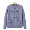 Suéter bordado para mujer, abrigo de abuela, ropa para madre de mediana edad y mayor, cárdigan de punto de cuello redondo para primavera y otoño, top holgado para señoras mayores