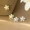 Brincos Espirais Flor de Cinco Pétalas Cravejados de Diamante em Prata de Lei S925 Nalan, Brincos de Design de Nicho Ins Exquisitos e Simples M07839