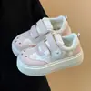 Zapatillas deportivas de suela gruesa para mujer que aumentan la altura 2026 nueva primavera superventas lindas de gatito estudiante versátiles deportivas casuales mocasines