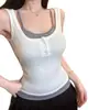 Camiseta sin mangas de rayas grises estilo americano con diseño de dos piezas falso, adecuada para mujeres en verano, diseñada para cubrir las axilas, y se puede usar como capa exterior o como capa interior