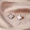 Brincos de Agulha de Prata 925 para Mulheres, Brincos de Zircônia Trevo de Quatro Folhas, Luxo Acessível, Alta Qualidade, Design Versátil para o Dia a Dia, Piercing na Orelha