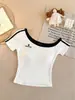 5246# Camiseta Curta Bordada de Manga Curta Sexy 'Desejo Puro' para Mulheres, Slim Fit, Valoriza a Silhueta, Top Cropped Estilo 'Hot Girl' com Bojos Embutidos