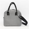 Fabricante de Yiwu Bolso Bandolera Personalizado de Rayas Finas Blancas y Negras Bolsa Isotérmica Oferta Especial de Amazon Bolso Bandolera Bolsa para Mantener Fresco Bolsa de Hielo Engrosada