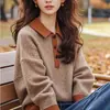 Suéter Tejido de Estilo Perezoso con Solapa Marrón para Mujer a Principios de Otoño Estilo Coreano Diseño de Nicho Combinación de Colores Atractiva Top
